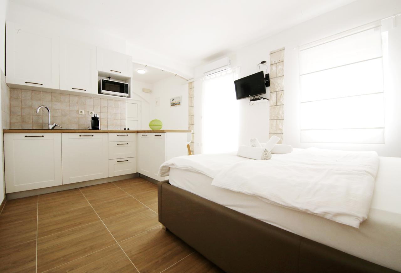 Villa Rajski Dvor 1 Bol Bagian luar foto