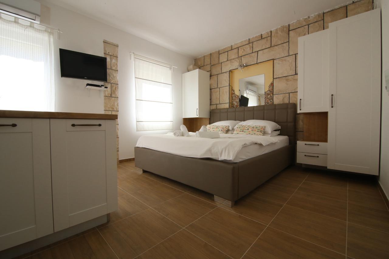 Villa Rajski Dvor 1 Bol Bagian luar foto
